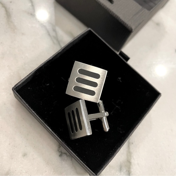 SteelX stainless steel cuff links with black bar accent - Picture 1 of 4